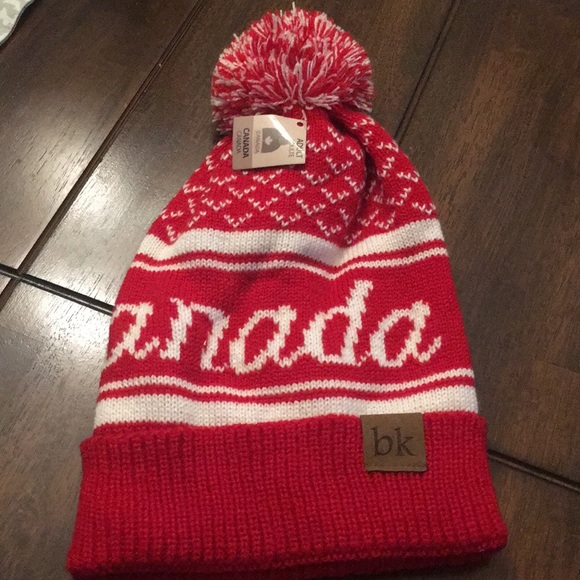 Other - NWT CANADA 🇨🇦 TOUQUE